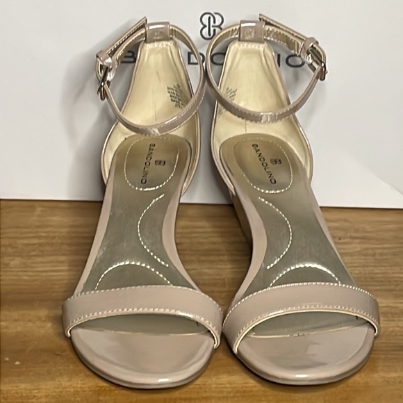 EUC Nude Bandolino Dress Shoes - Picture 2 of 4